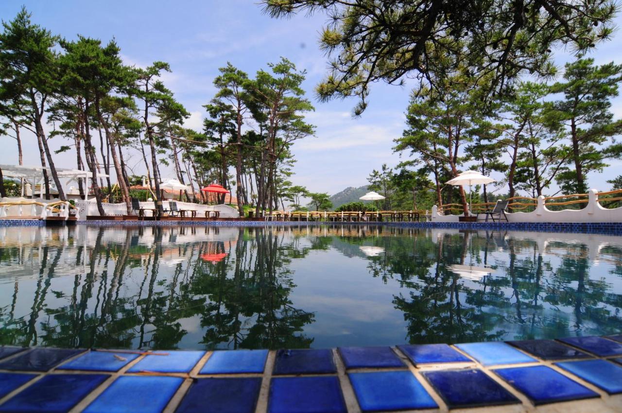 Club Es Tongyeong Resort Exterior foto